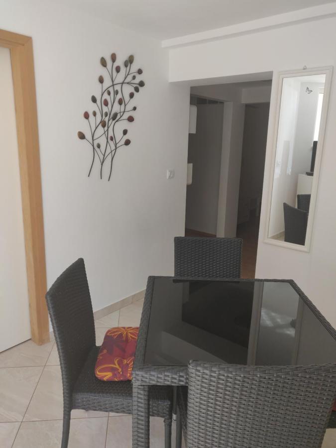 Letizia Apartment Banjole Exterior photo